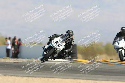 media/Oct-20-2024-CVMA (Sun) [[d4a3dff211]]/Race 9-Formulw LW Twins SHOOTOUT/